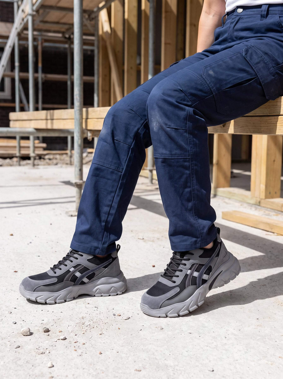 Lightweight Steel-Toe Anti-Puncture Work Sneaker