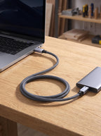 40Gbps USB-C Workstation Cable with 240W Charging