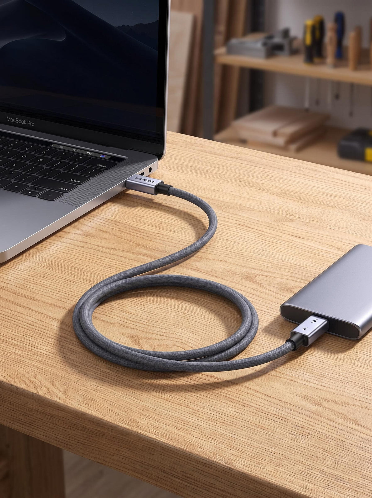 40Gbps USB-C Workstation Cable with 240W Charging